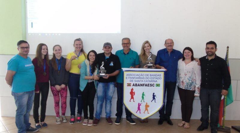 Entrega de medalhas e troféus