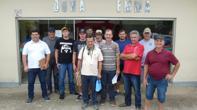 Piscicultores de Dona Emma participam de visita técnica em Rio do Sul